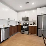 Modern Nulu 2Br Cozysuites 08