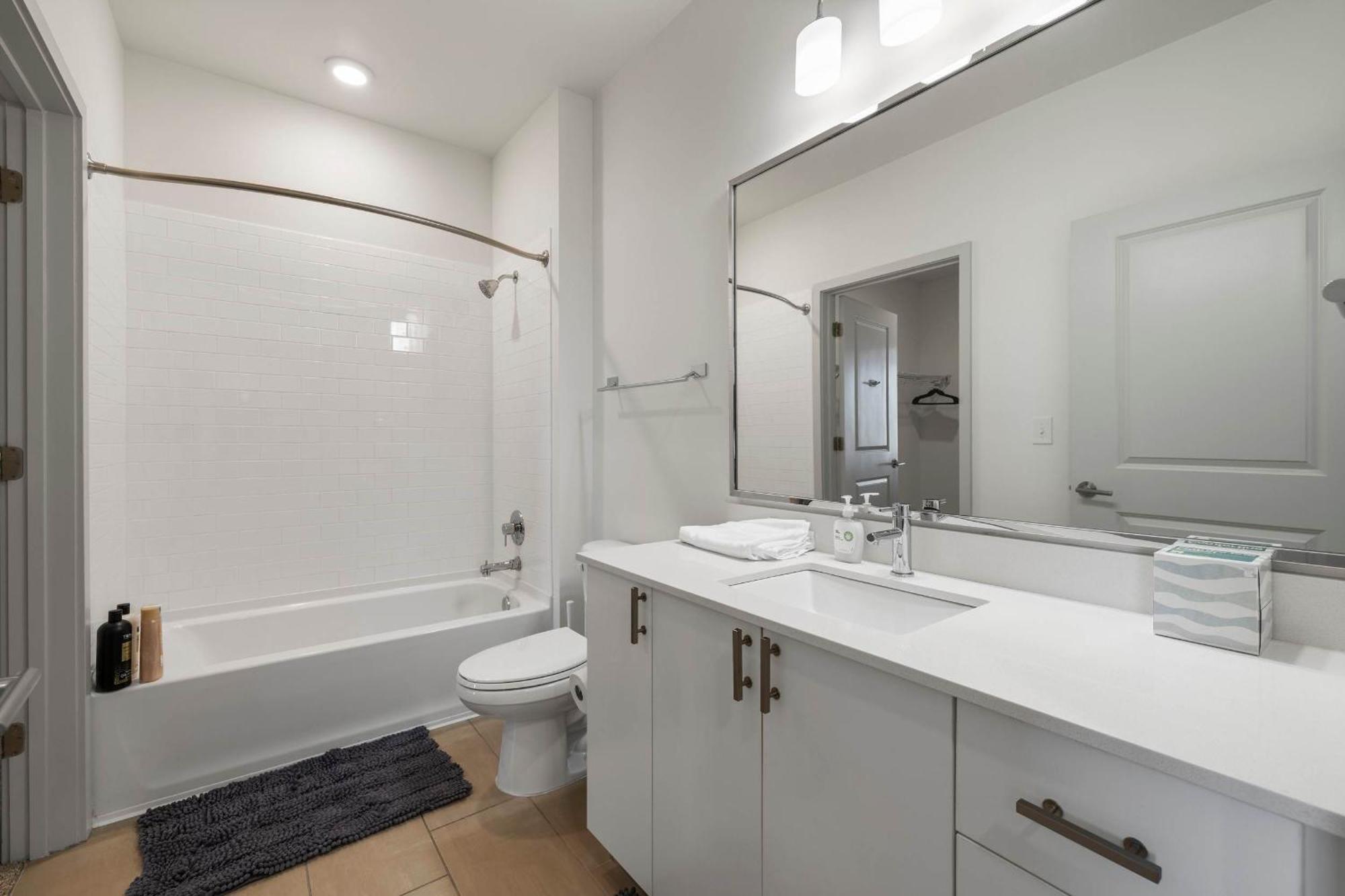 Apartment Modern Nulu 2br Cozysuites 08 *