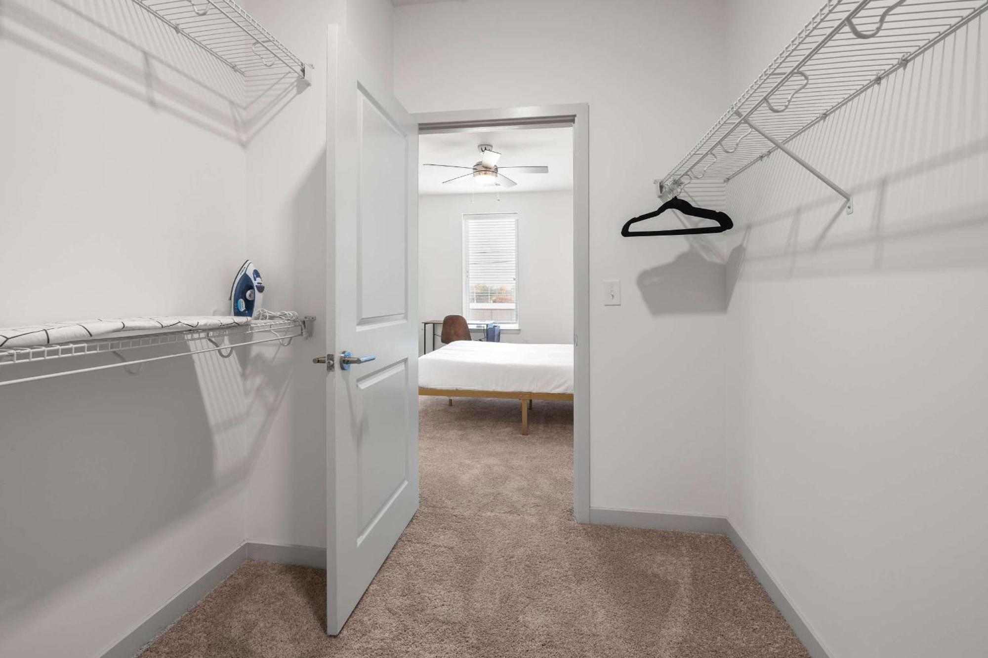 Modern Nulu 2br Cozysuites 08 * Louisville